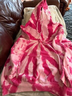 Gildan Pink and Hot Pink Tie-Dye Hoodie Sweatshirt